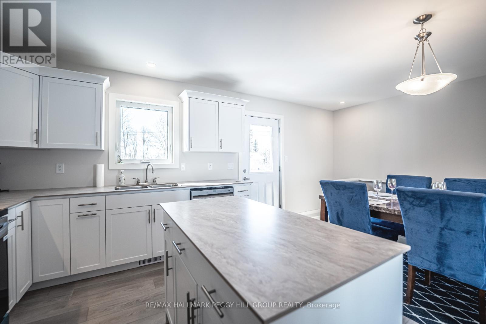 4097 Dalrymple Drive, Ramara, Ontario  L0K 1B0 - Photo 8 - S12213796