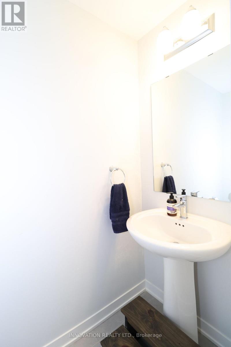 36 Stitch Mews, Ottawa, Ontario  K0A 2Z0 - Photo 3 - X12167870