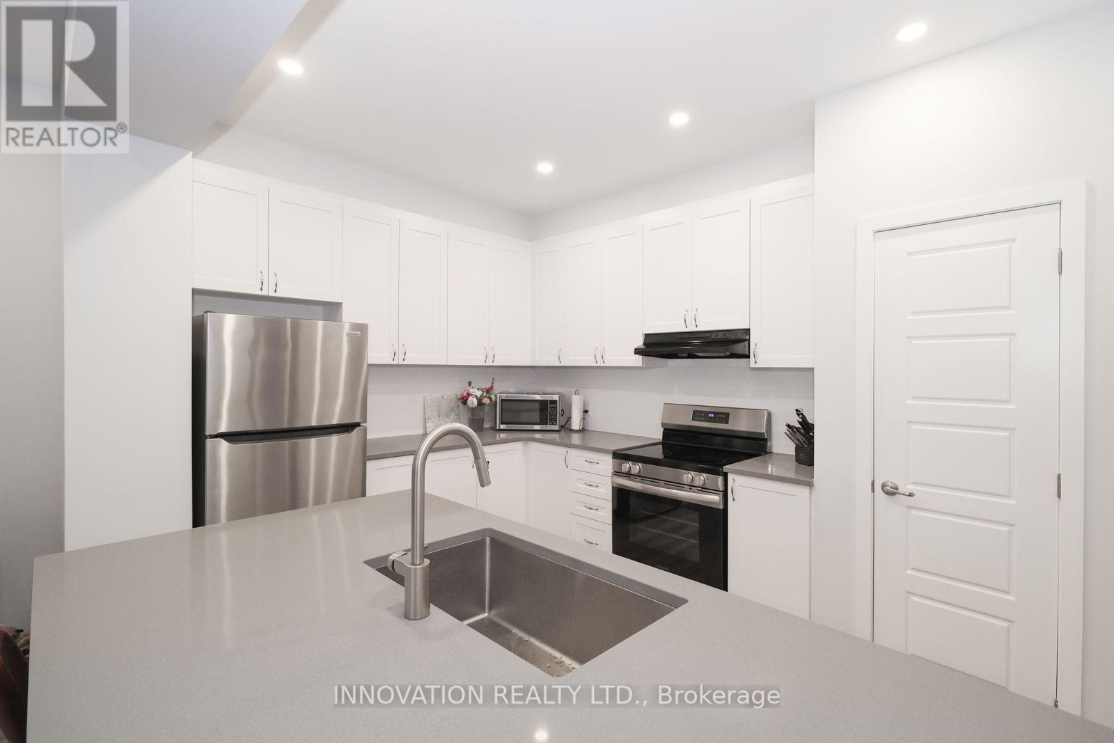 36 Stitch Mews, Ottawa, Ontario  K0A 2Z0 - Photo 5 - X12167870