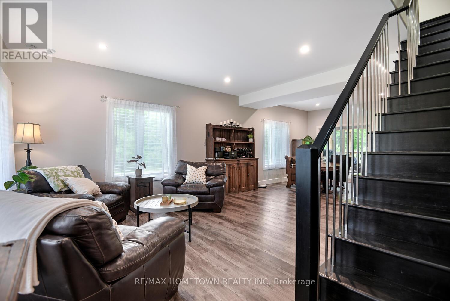 2162 Hallecks Road W, Elizabethtown-Kitley, Ontario  K6V 5T3 - Photo 4 - X12213841