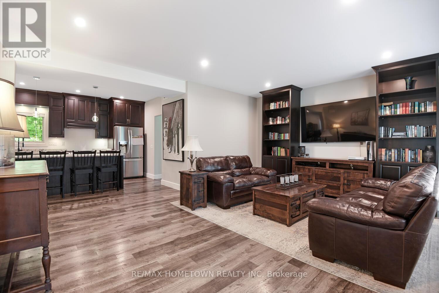 2162 Hallecks Road W, Elizabethtown-Kitley, Ontario  K6V 5T3 - Photo 5 - X12213841
