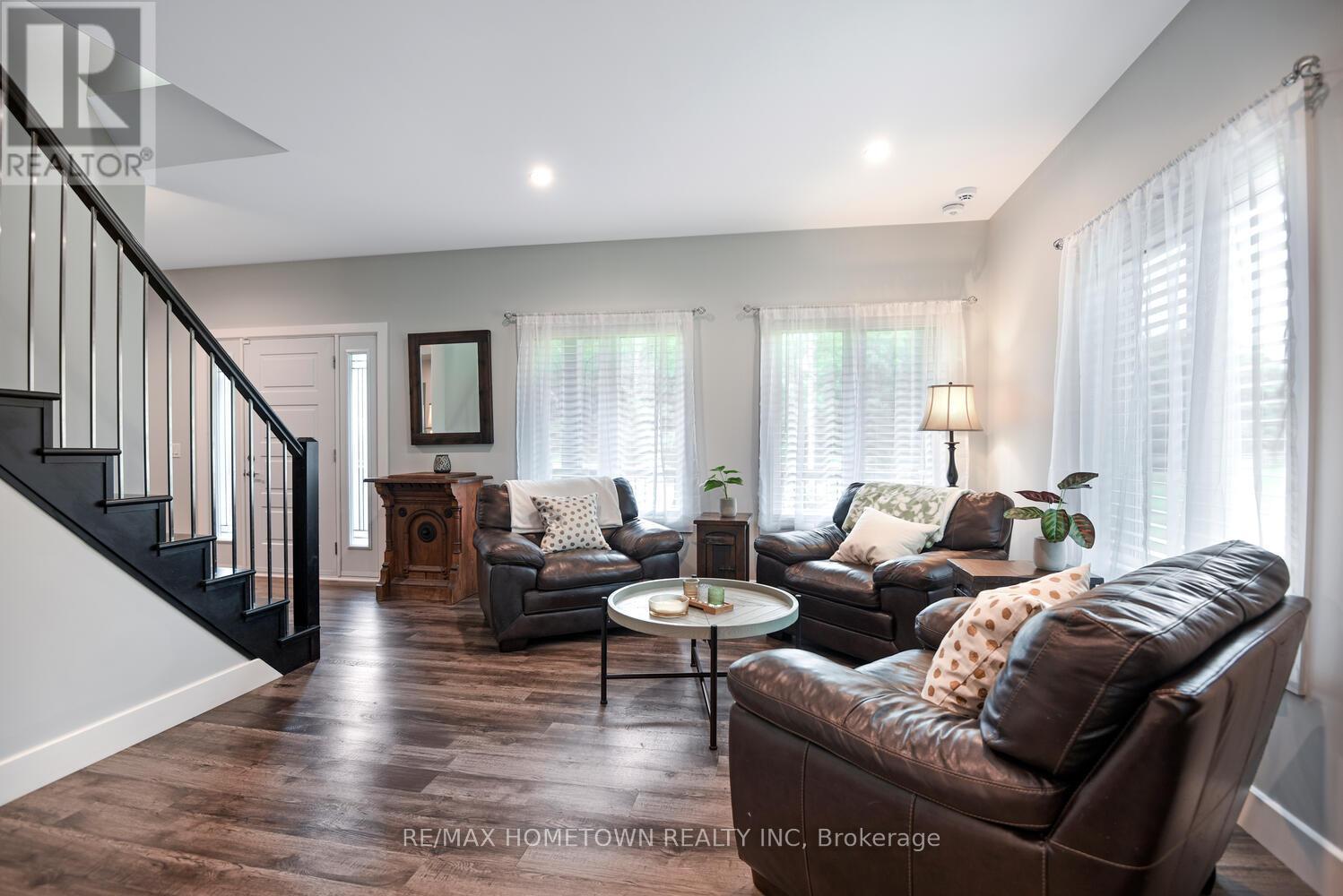 2162 Hallecks Road W, Elizabethtown-Kitley, Ontario  K6V 5T3 - Photo 6 - X12213841