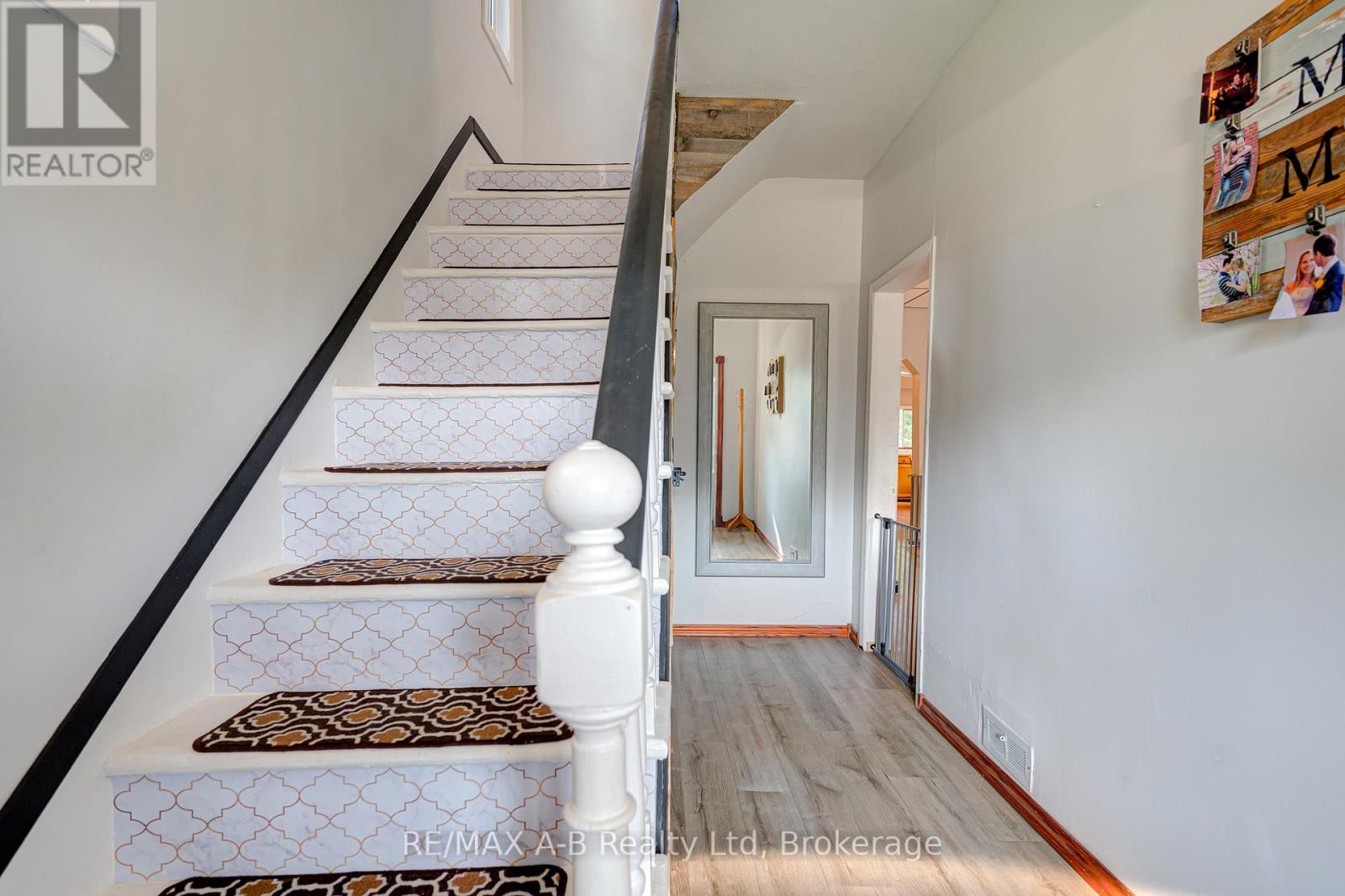 239 Nile Street, Stratford, Ontario  N5A 4G1 - Photo 8 - X12213920