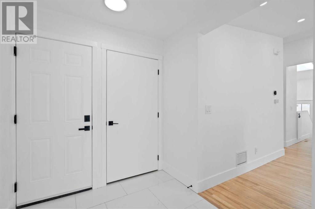 6503 Lombardy Crescent Sw, Calgary, Alberta  T3E 5R3 - Photo 11 - A2223210