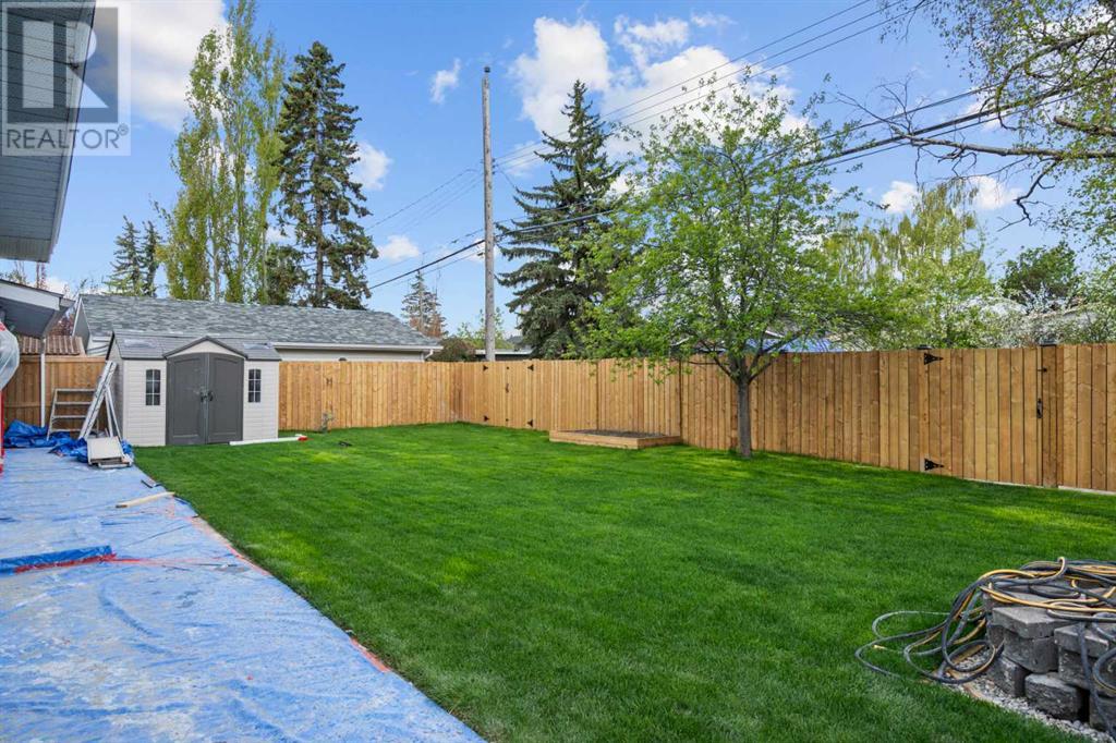 6503 Lombardy Crescent Sw, Calgary, Alberta  T3E 5R3 - Photo 3 - A2223210