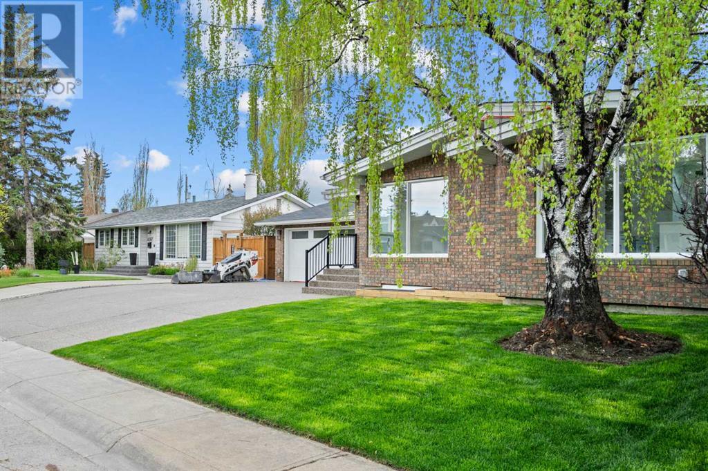 6503 Lombardy Crescent Sw, Calgary, Alberta  T3E 5R3 - Photo 8 - A2223210