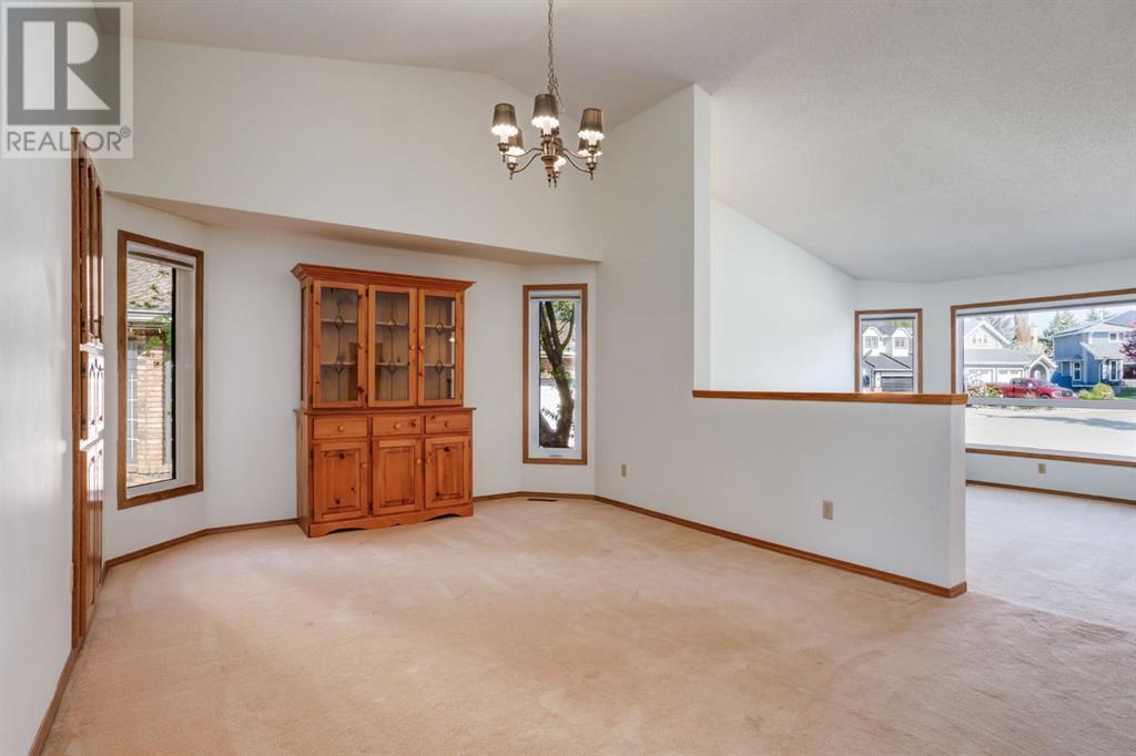 51 Scenic Park Crescent Nw, Calgary, Alberta  T3L 1R8 - Photo 5 - A2225501