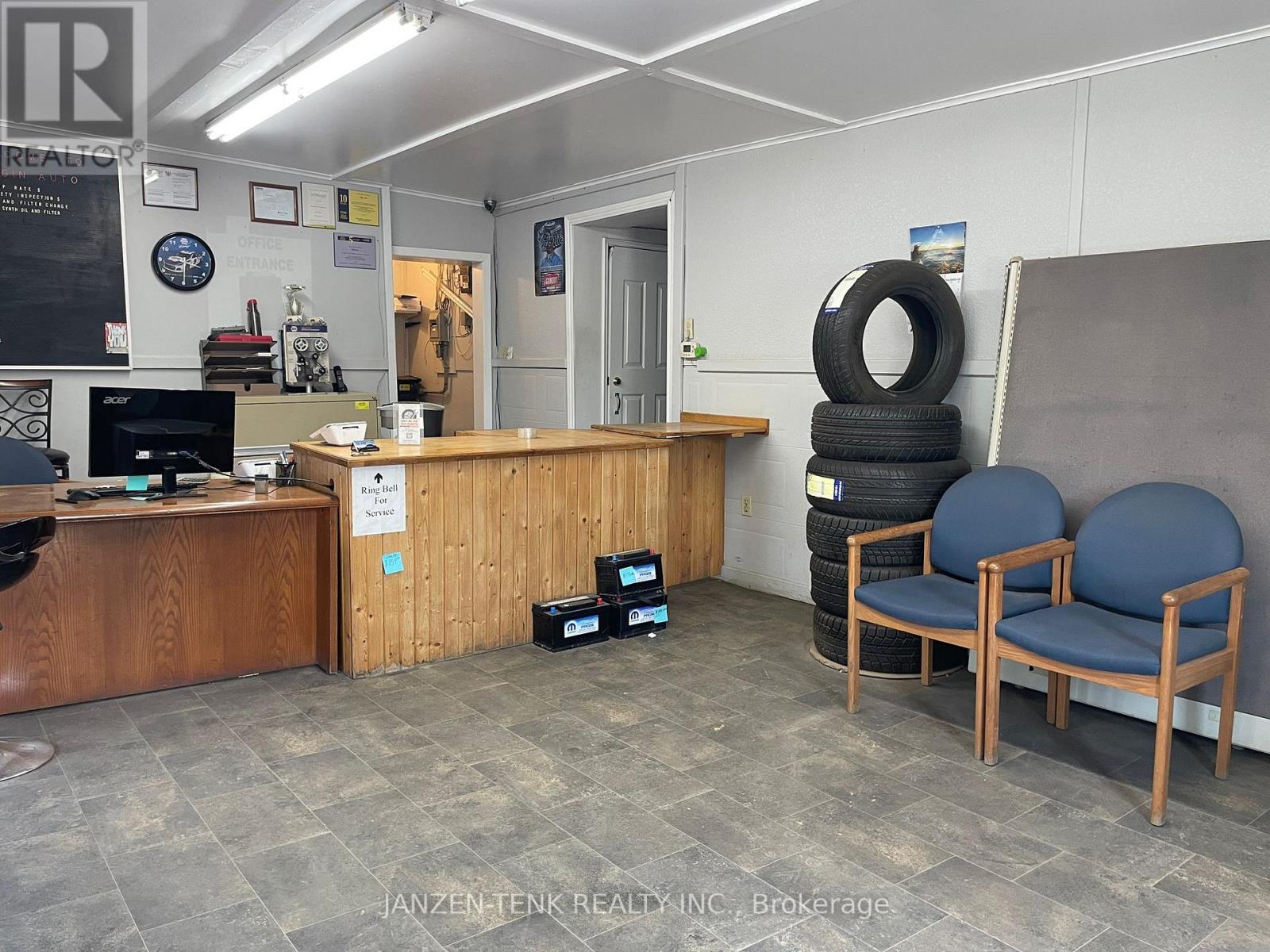48103 Talbot Line, Malahide, Ontario  N5H 2R5 - Photo 7 - X12211776