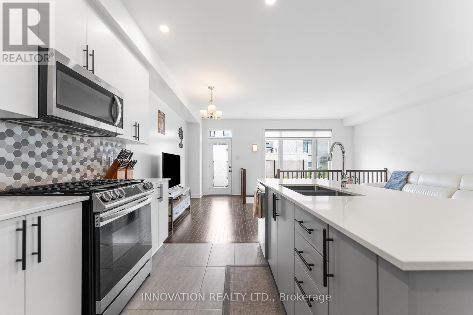 617 Rathburn Lane, Ottawa, Ontario  K1T 0V7 - Photo 16 - X12167626