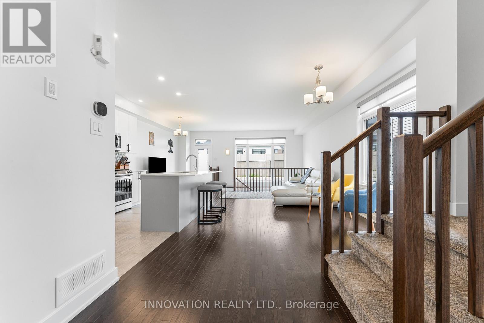 617 Rathburn Lane, Ottawa, Ontario  K1T 0V7 - Photo 4 - X12167626