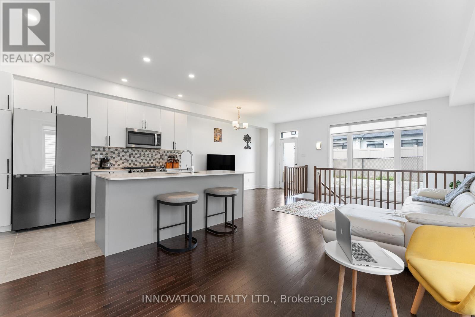 617 Rathburn Lane, Ottawa, Ontario  K1T 0V7 - Photo 7 - X12167626