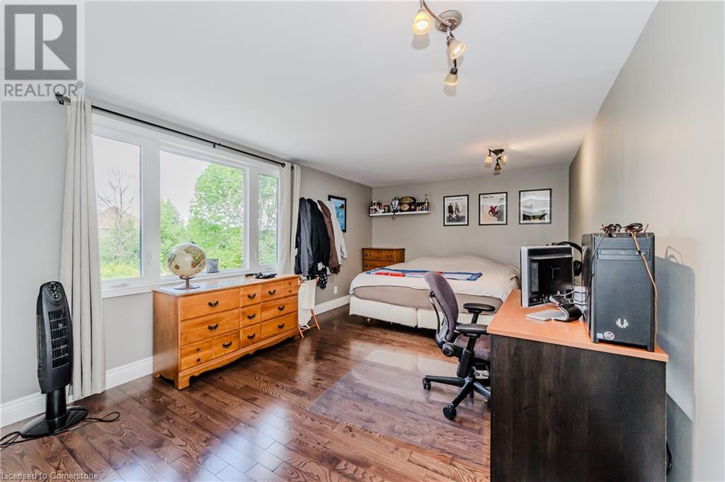 301 Shakespeare Drive, Waterloo, Ontario  N2L 2T9 - Photo 14 - 40693647