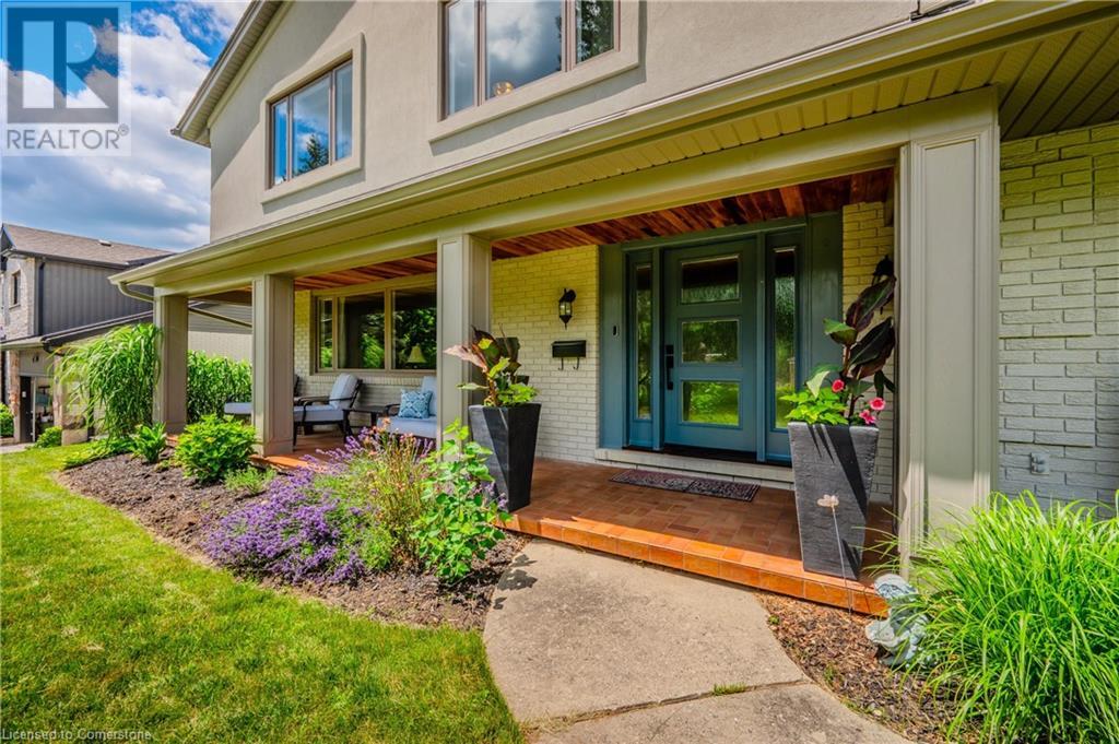 301 Shakespeare Drive, Waterloo, Ontario  N2L 2T9 - Photo 3 - 40693647