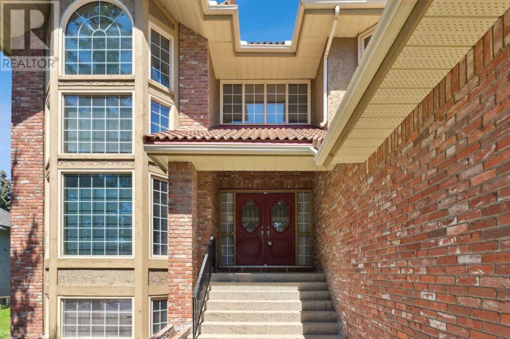 Property at 52 Edgeview Road NW image 2