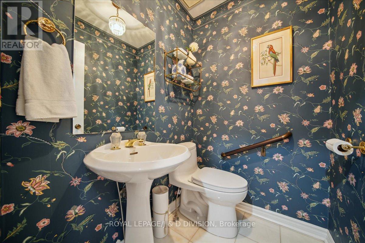 2 Ivor Road, Toronto (Bridle Path-Sunnybrook-York Mills), Ontario  M4N 2H4 - Photo 20 - C12213863