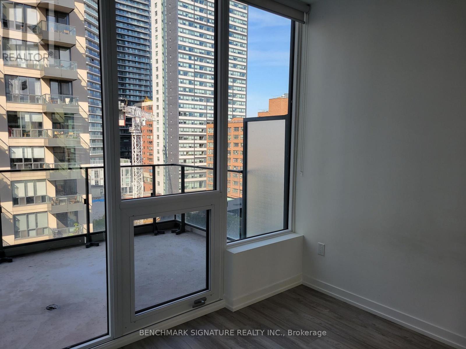 911 - 77 Shuter Street, Toronto, Ontario  M5B 0B8 - Photo 7 - C12213906