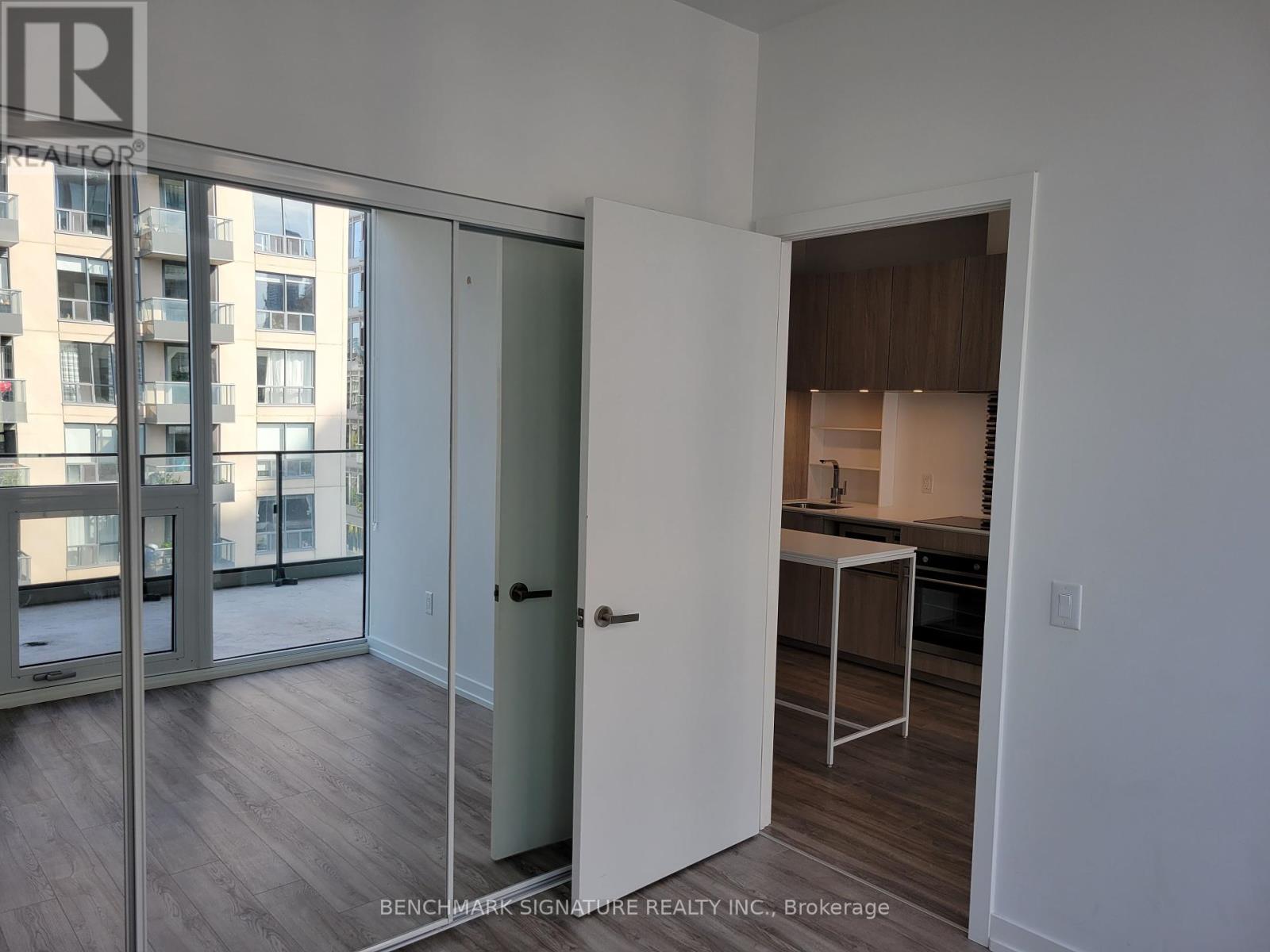 911 - 77 Shuter Street, Toronto, Ontario  M5B 0B8 - Photo 8 - C12213906