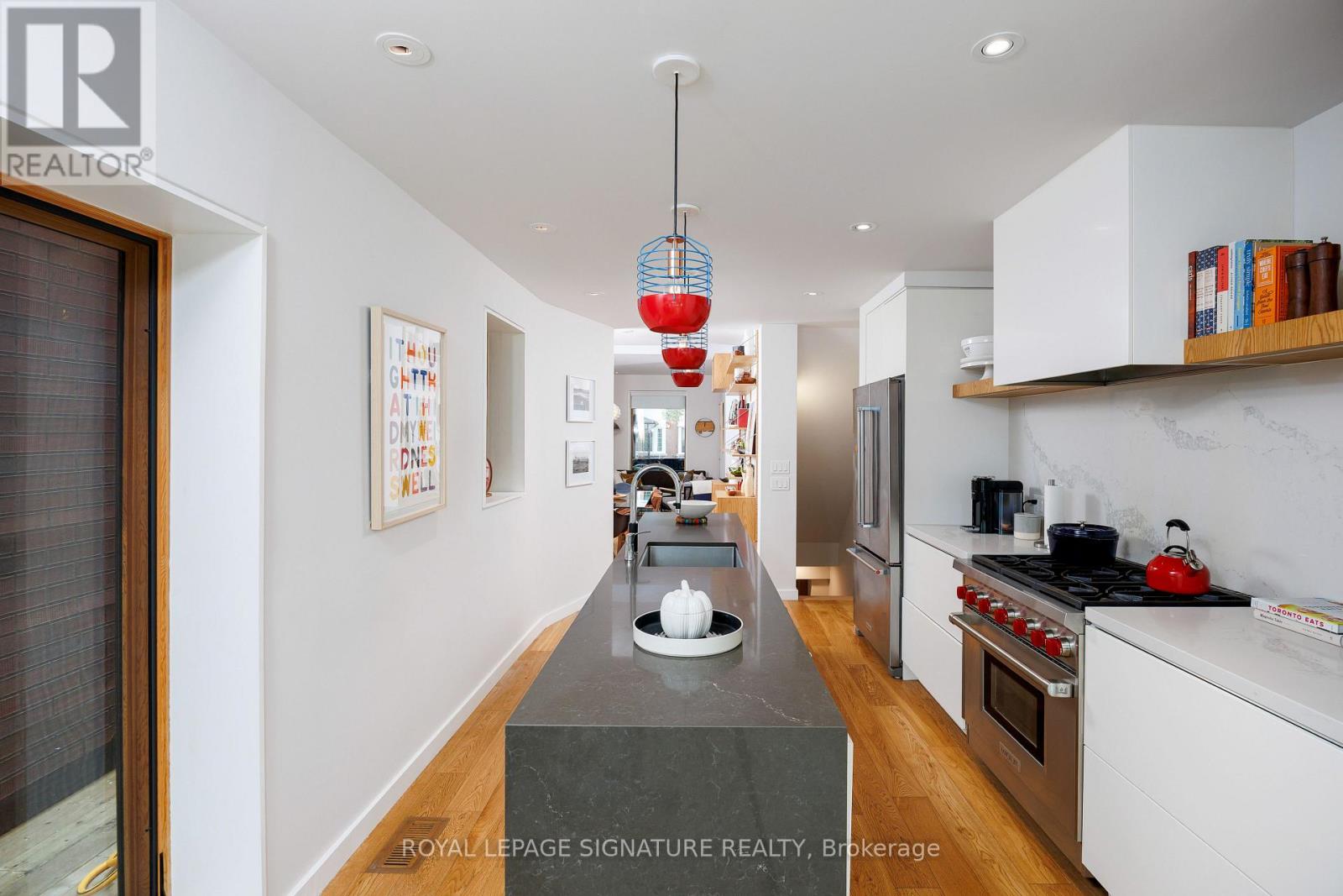 643 Shaw Street, Toronto, Ontario  M6G 3L8 - Photo 14 - C12213965