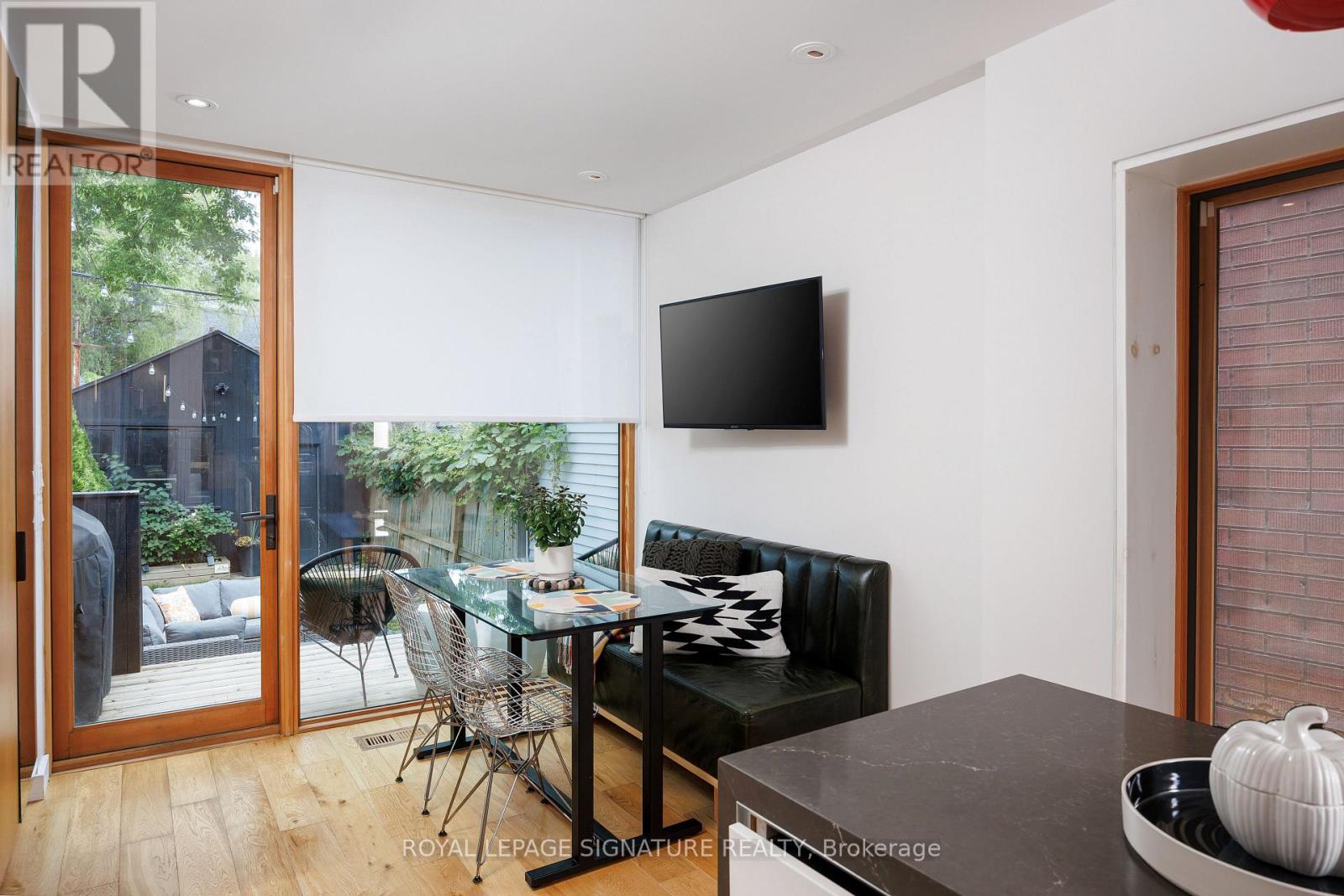 643 Shaw Street, Toronto, Ontario  M6G 3L8 - Photo 16 - C12213965