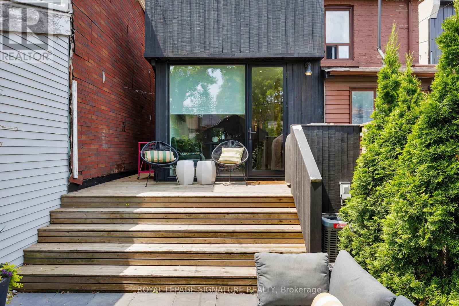 643 Shaw Street, Toronto, Ontario  M6G 3L8 - Photo 21 - C12213965