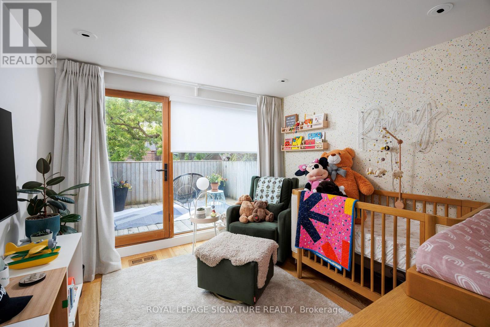 643 Shaw Street, Toronto, Ontario  M6G 3L8 - Photo 23 - C12213965