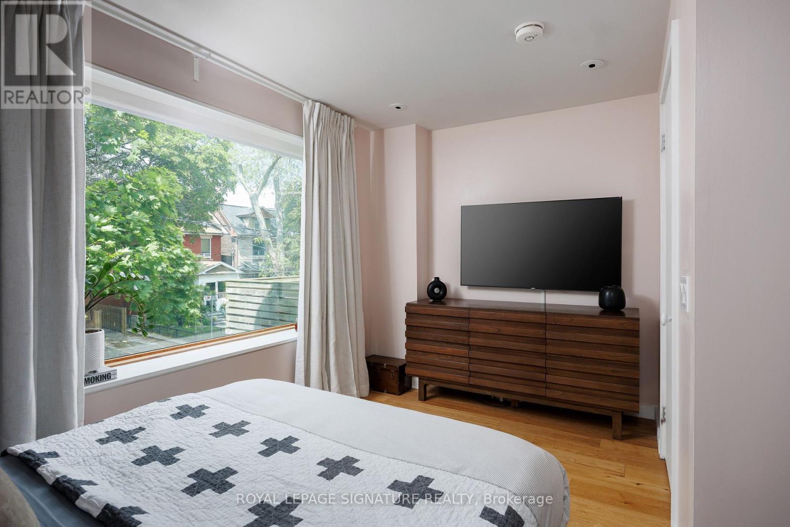 643 Shaw Street, Toronto, Ontario  M6G 3L8 - Photo 34 - C12213965