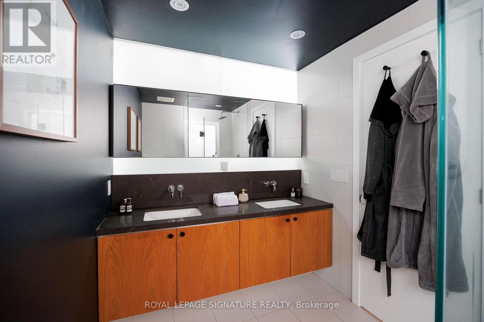 643 Shaw Street, Toronto, Ontario  M6G 3L8 - Photo 38 - C12213965