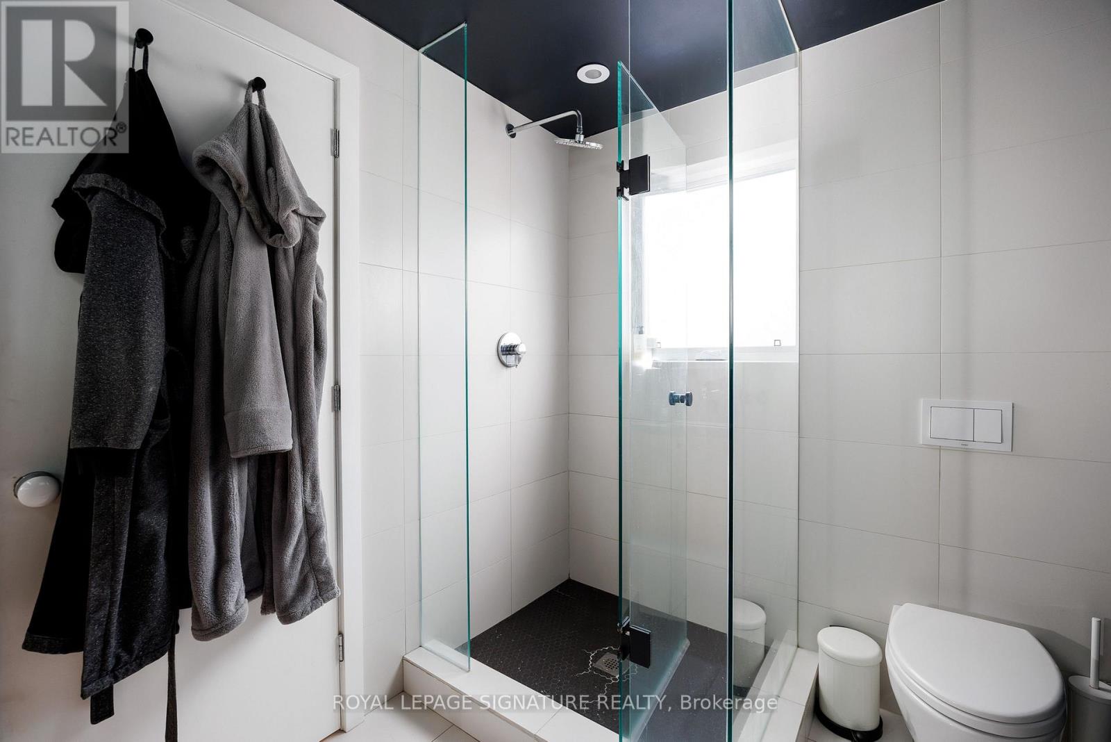 643 Shaw Street, Toronto, Ontario  M6G 3L8 - Photo 39 - C12213965