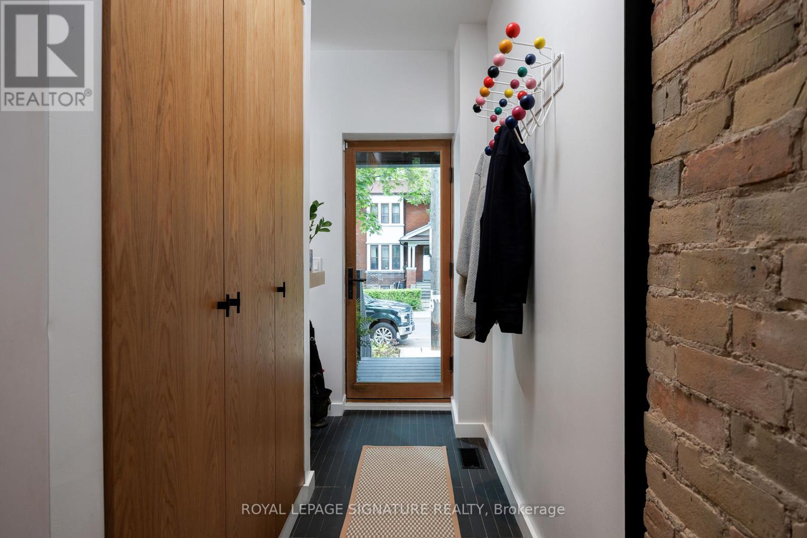 643 Shaw Street, Toronto, Ontario  M6G 3L8 - Photo 6 - C12213965
