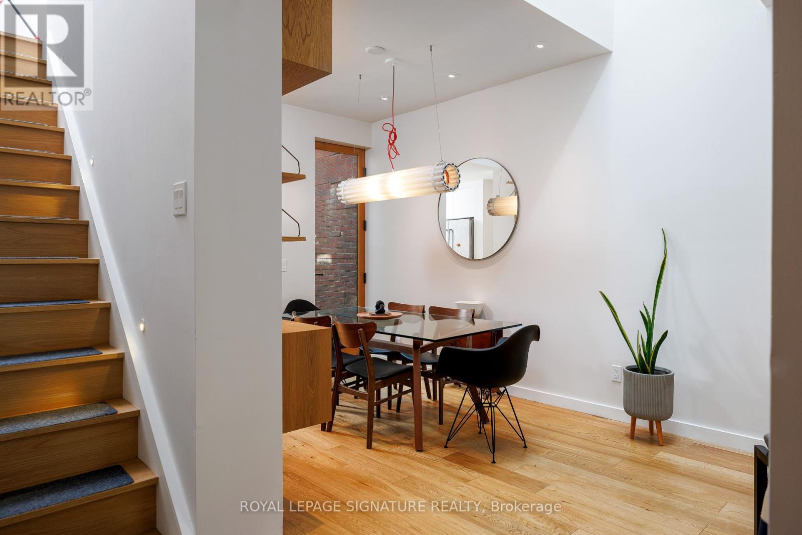 643 Shaw Street, Toronto, Ontario  M6G 3L8 - Photo 8 - C12213965