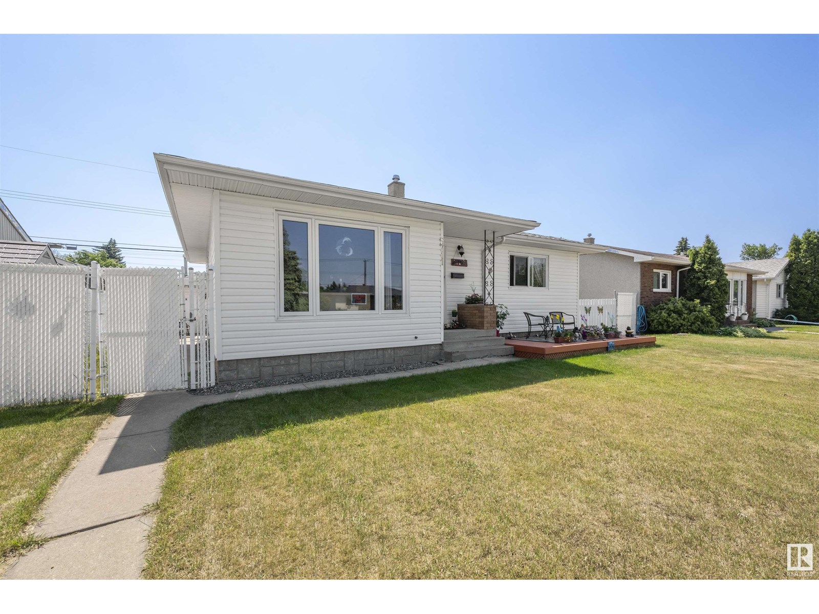 5711 102a Av Nw, Edmonton, Alberta  T6A 0R5 - Photo 2 - E4441772