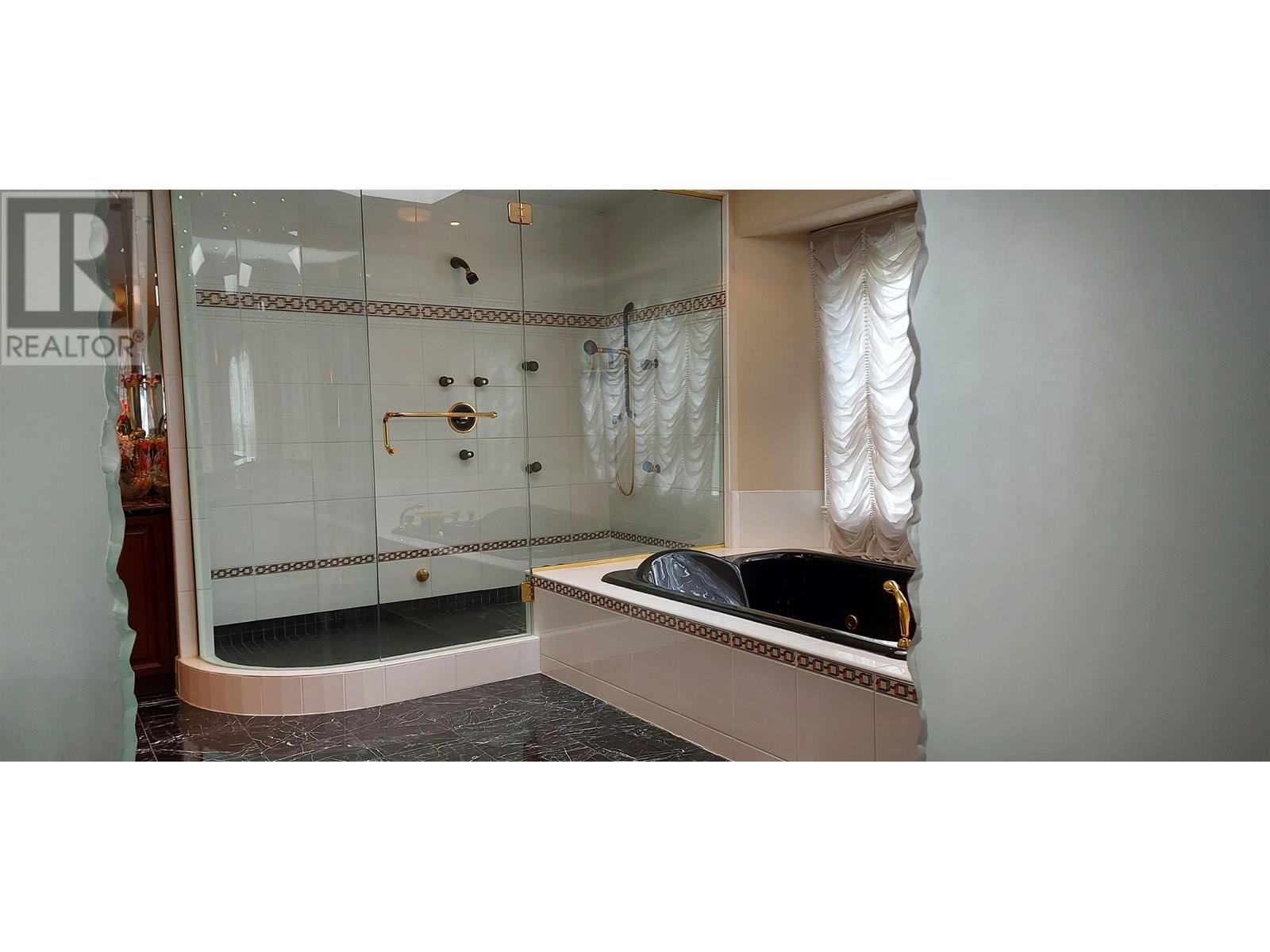 8038 Cloverlake Court, Burnaby, British Columbia  V5A 3R8 - Photo 16 - R3014172