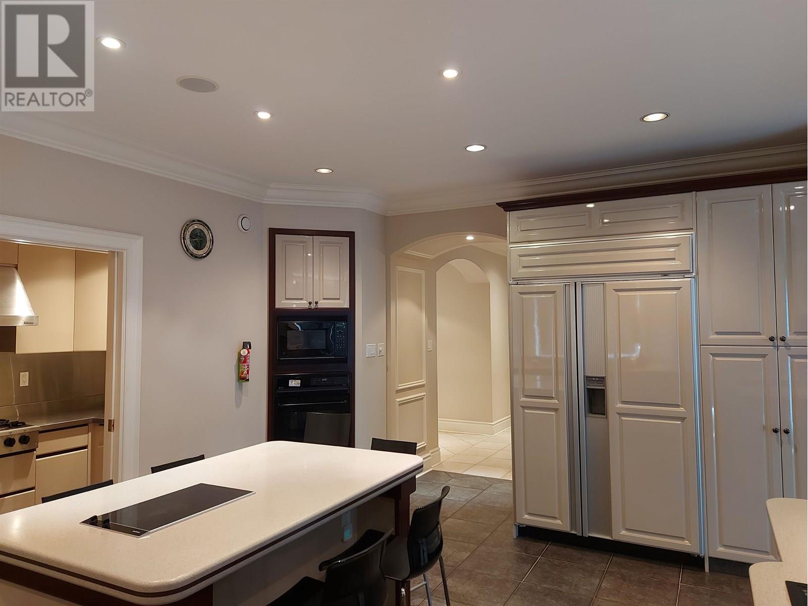 8038 Cloverlake Court, Burnaby, British Columbia  V5A 3R8 - Photo 9 - R3014172