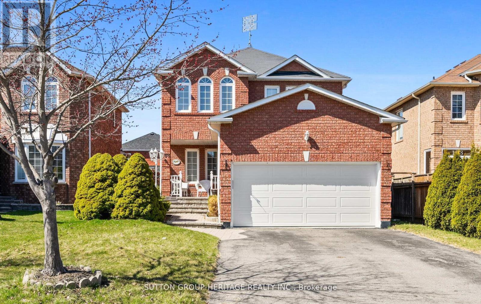 101 Parnell Crescent, Whitby, Ontario  L1R 1X1 - Photo 2 - E12213872