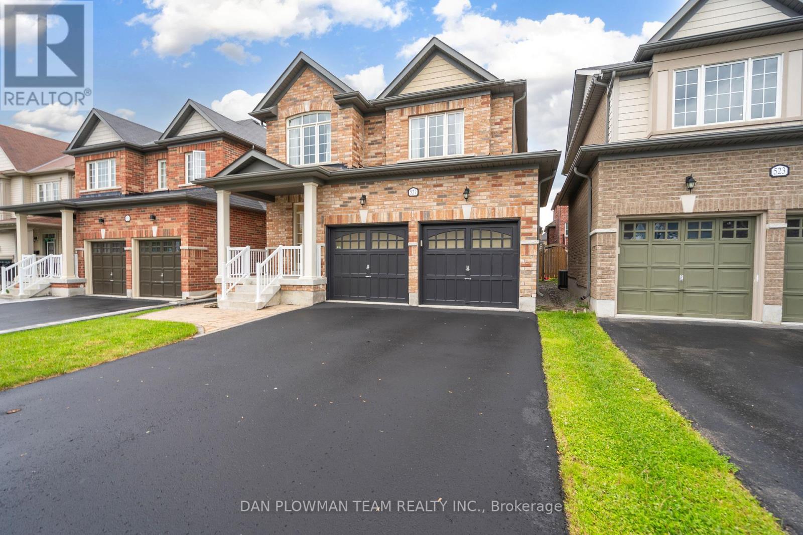 527 HALO STREET, Oshawa, Ontario