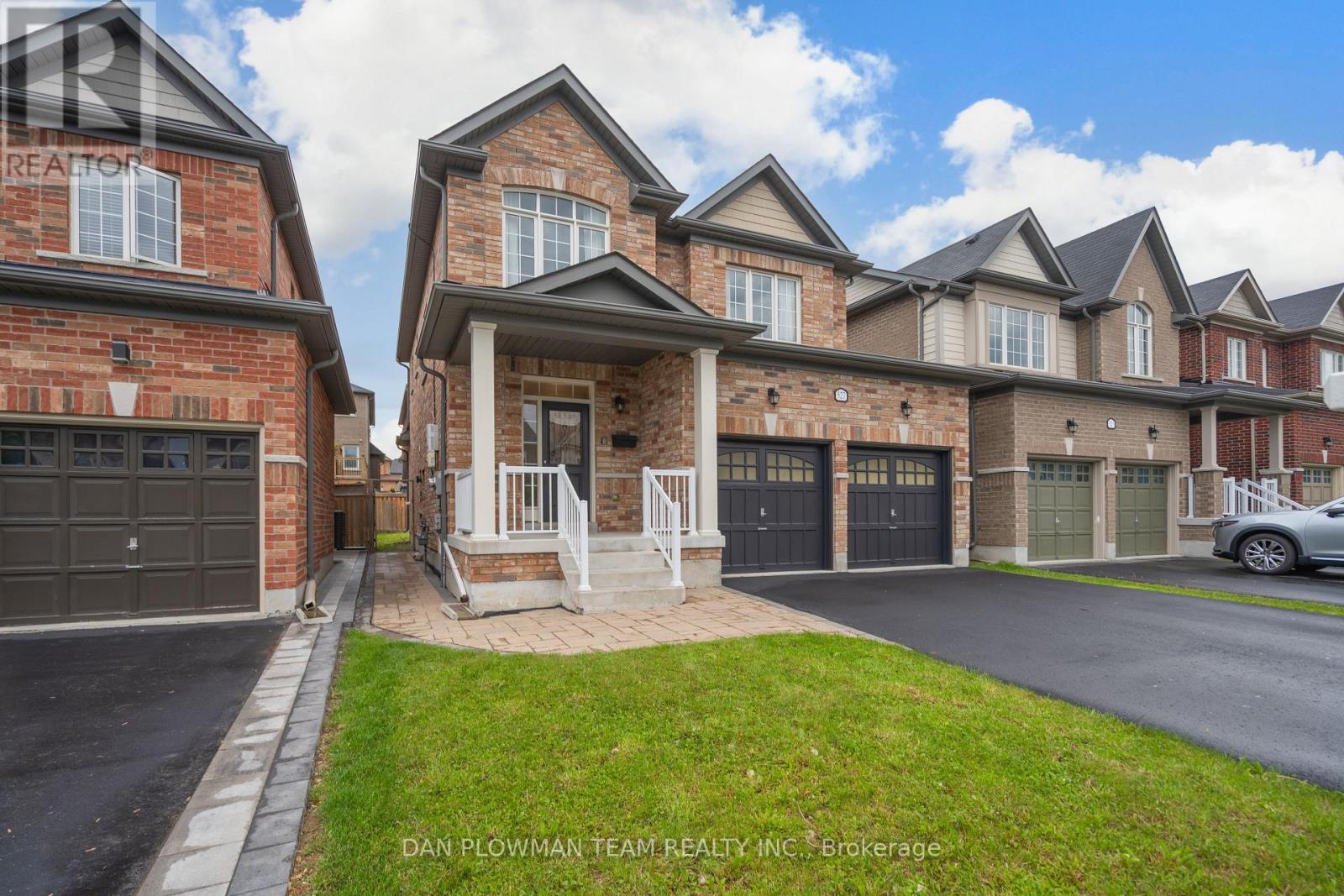 527 Halo Street, Oshawa, Ontario  L1L 0H9 - Photo 3 - E12213905