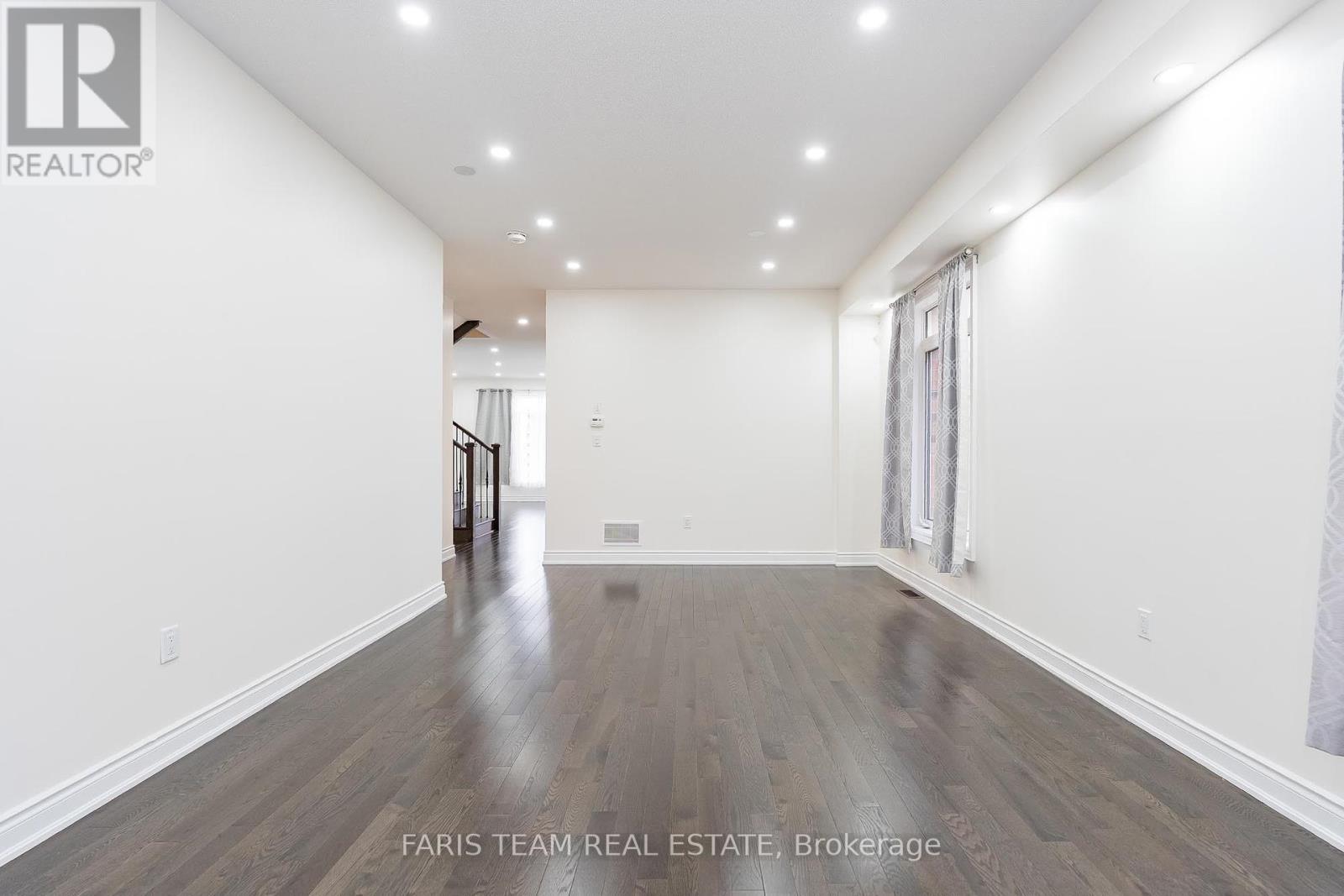 2201 Lozenby Street, Innisfil, Ontario  L9S 0M9 - Photo 12 - N12213938