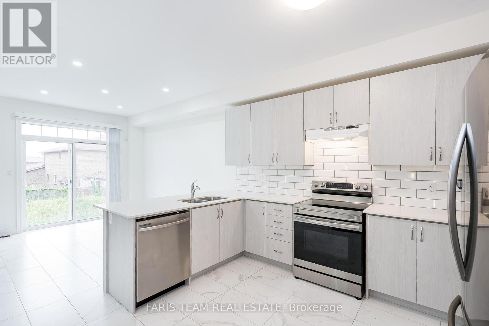 2201 Lozenby Street, Innisfil, Ontario  L9S 0M9 - Photo 6 - N12213938