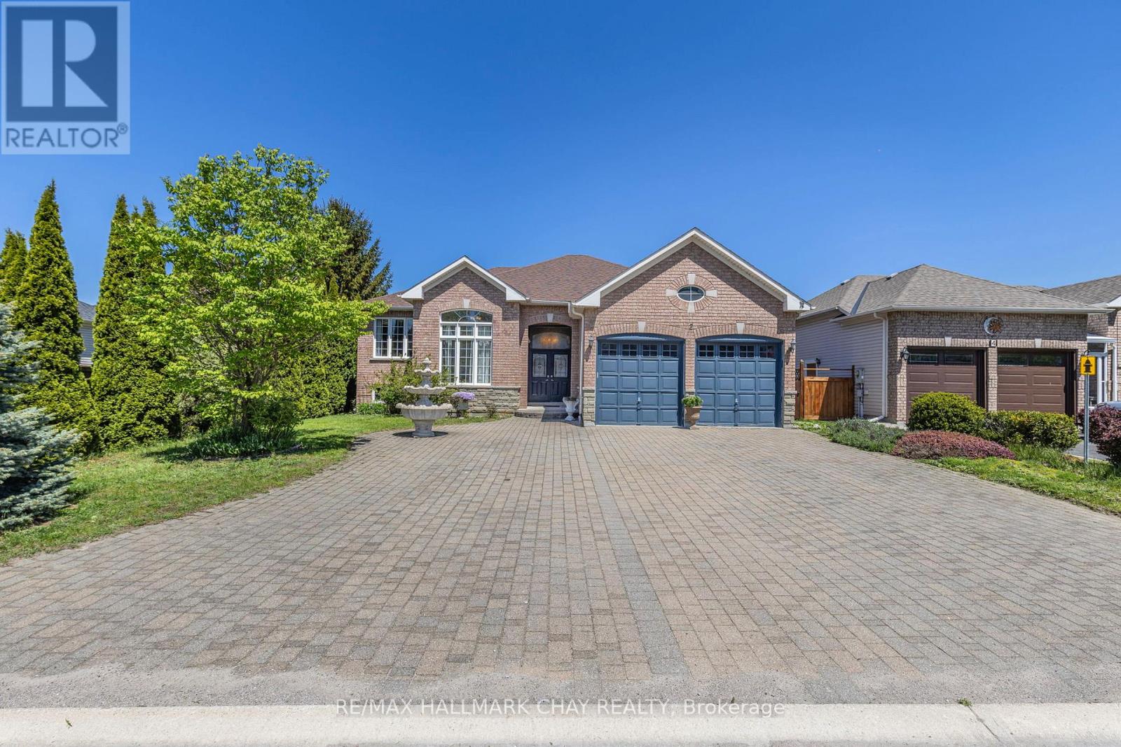 2 Old Hickory Lane, Wasaga Beach, Ontario  L9Z 3A9 - Photo 2 - S12213909