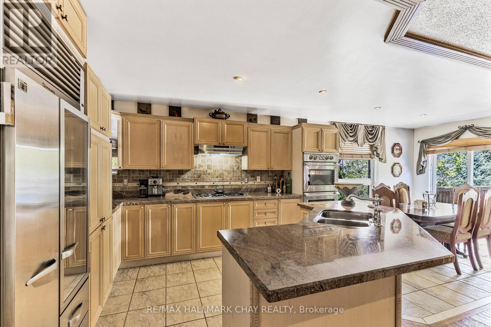2 Old Hickory Lane, Wasaga Beach, Ontario  L9Z 3A9 - Photo 8 - S12213909