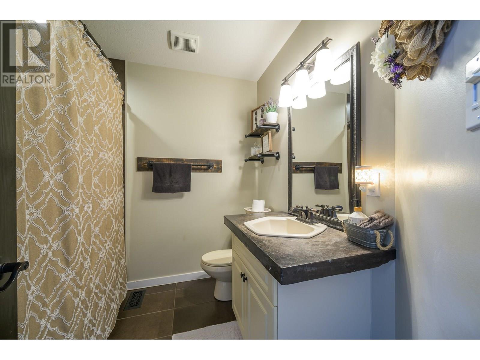 682 Sandstone Place, Kamloops, British Columbia  V2B 8M4 - Photo 17 - 10351852