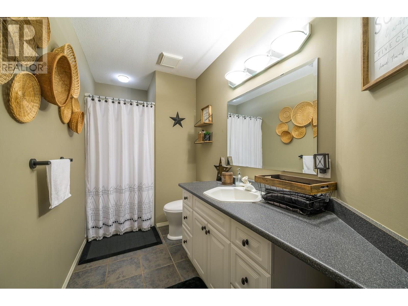 682 Sandstone Place, Kamloops, British Columbia  V2B 8M4 - Photo 27 - 10351852