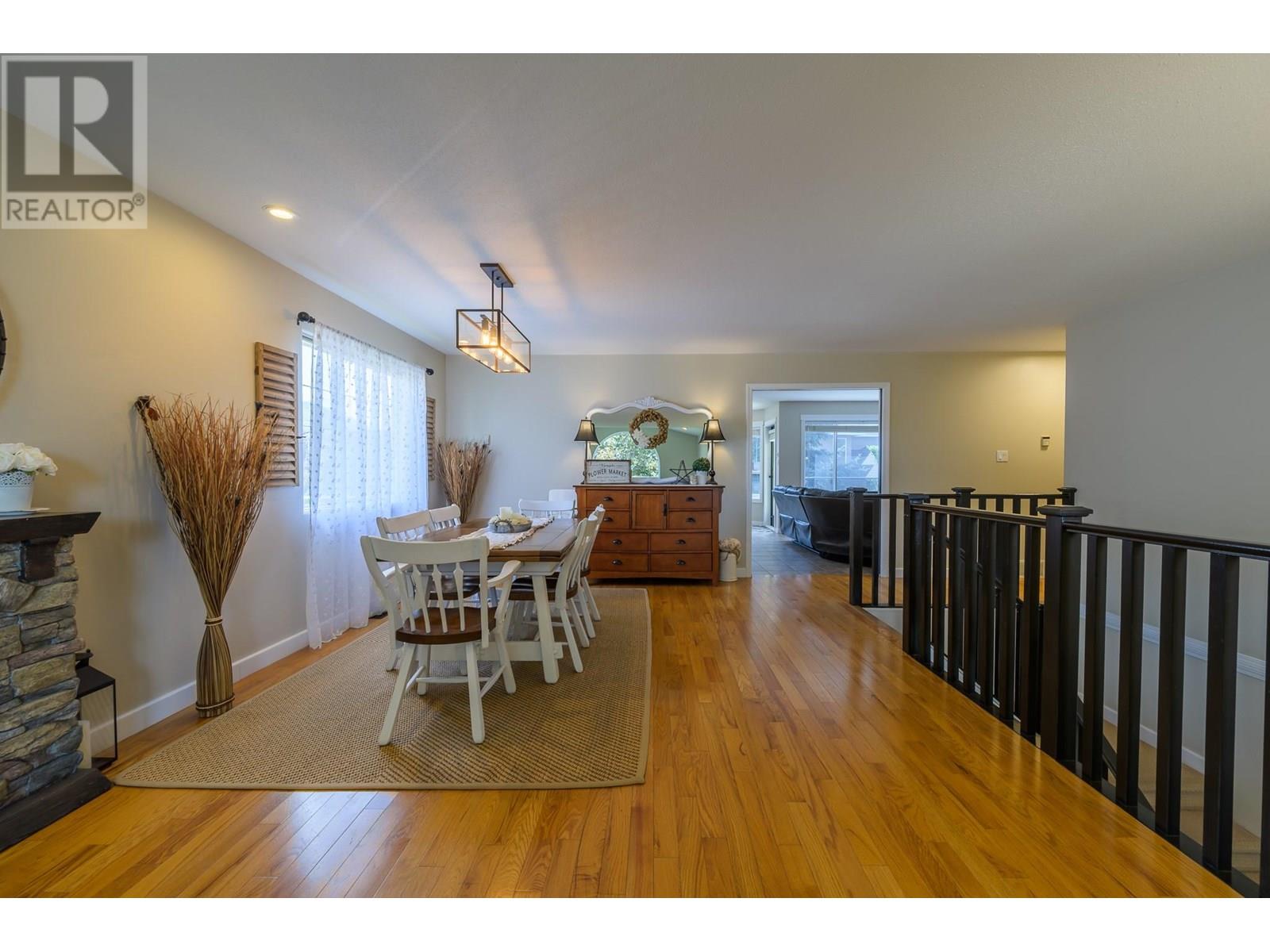 682 Sandstone Place, Kamloops, British Columbia  V2B 8M4 - Photo 6 - 10351852