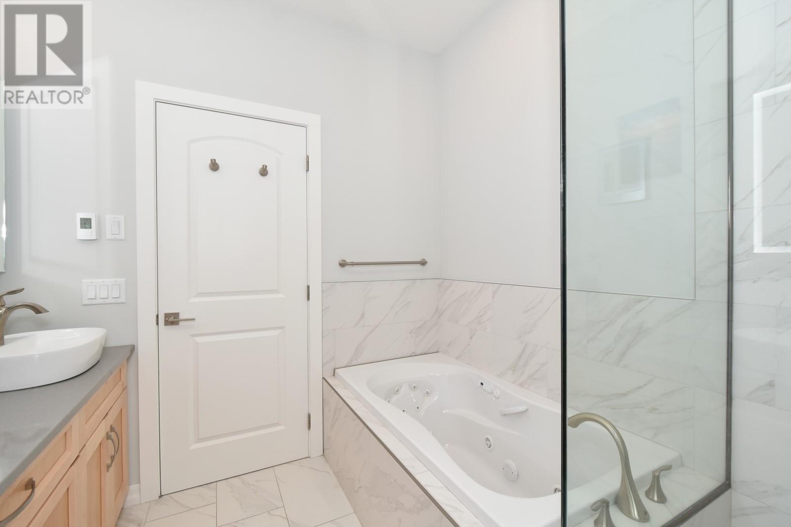 2715 Golf Course Drive Unit# 6, Blind Bay, British Columbia  V0E 1H1 - Photo 25 - 10351612