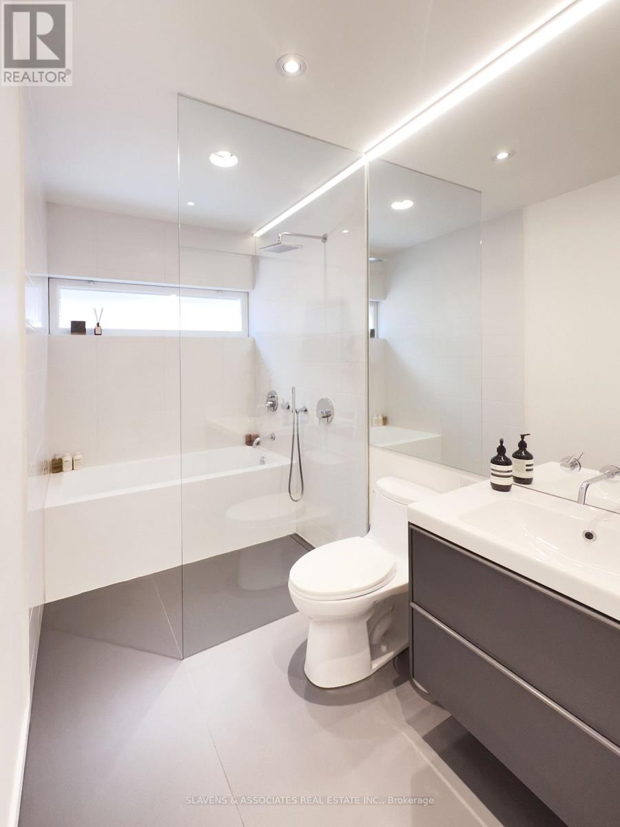 251 St Clarens Avenue, Toronto, Ontario  M6H 3W2 - Photo 26 - C12213339