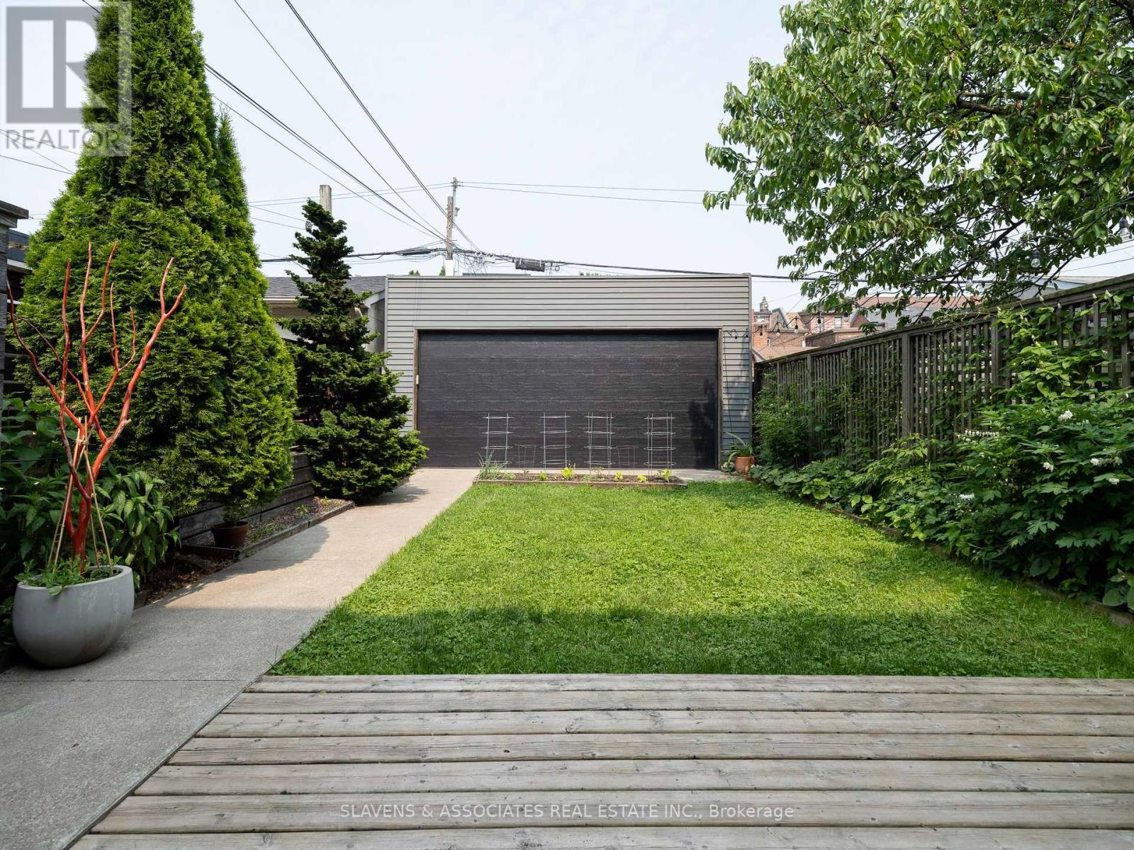 251 St Clarens Avenue, Toronto, Ontario  M6H 3W2 - Photo 37 - C12213339