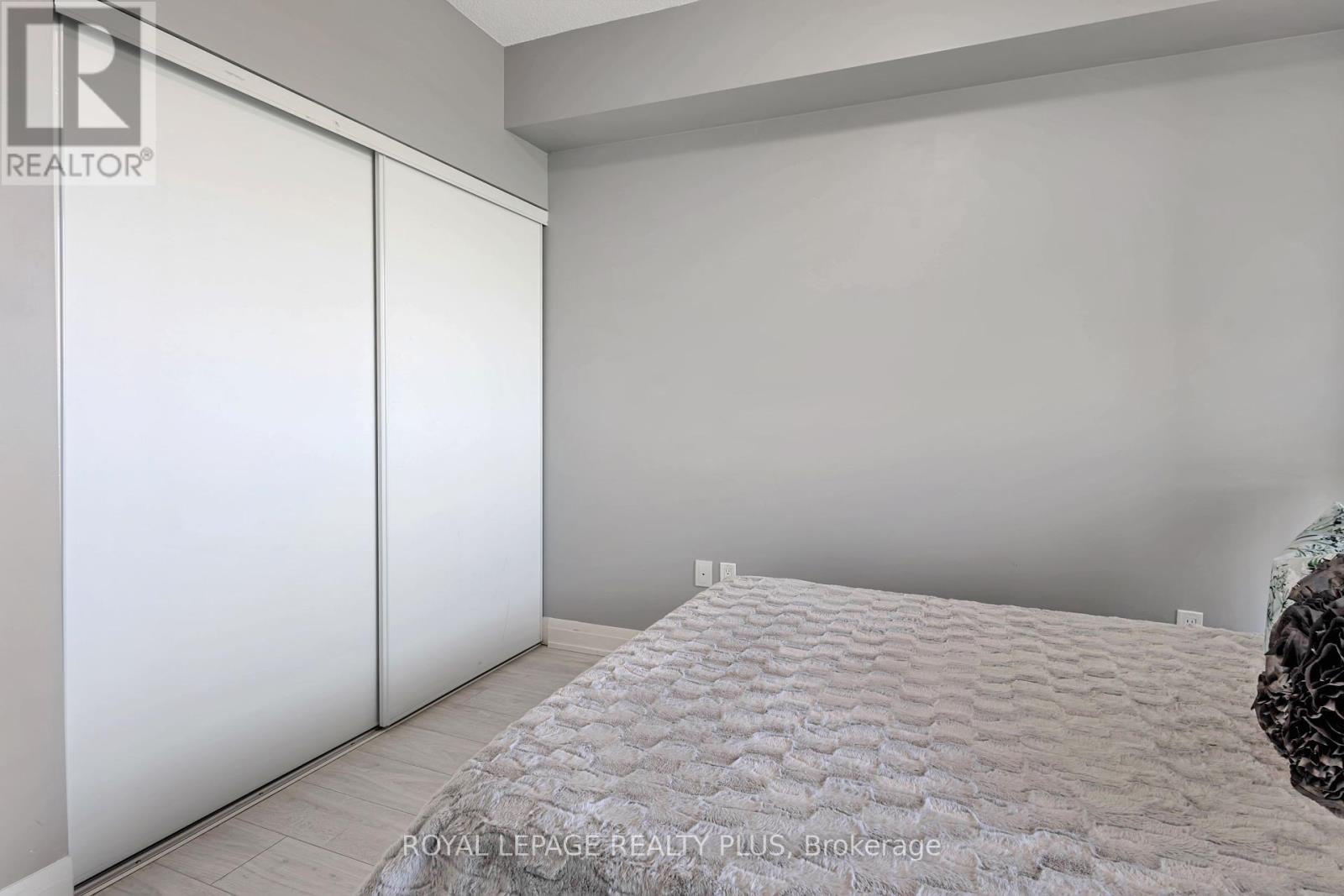 701 - 509 Dundas Street W, Oakville, Ontario  L6M 1L9 - Photo 13 - W12211121