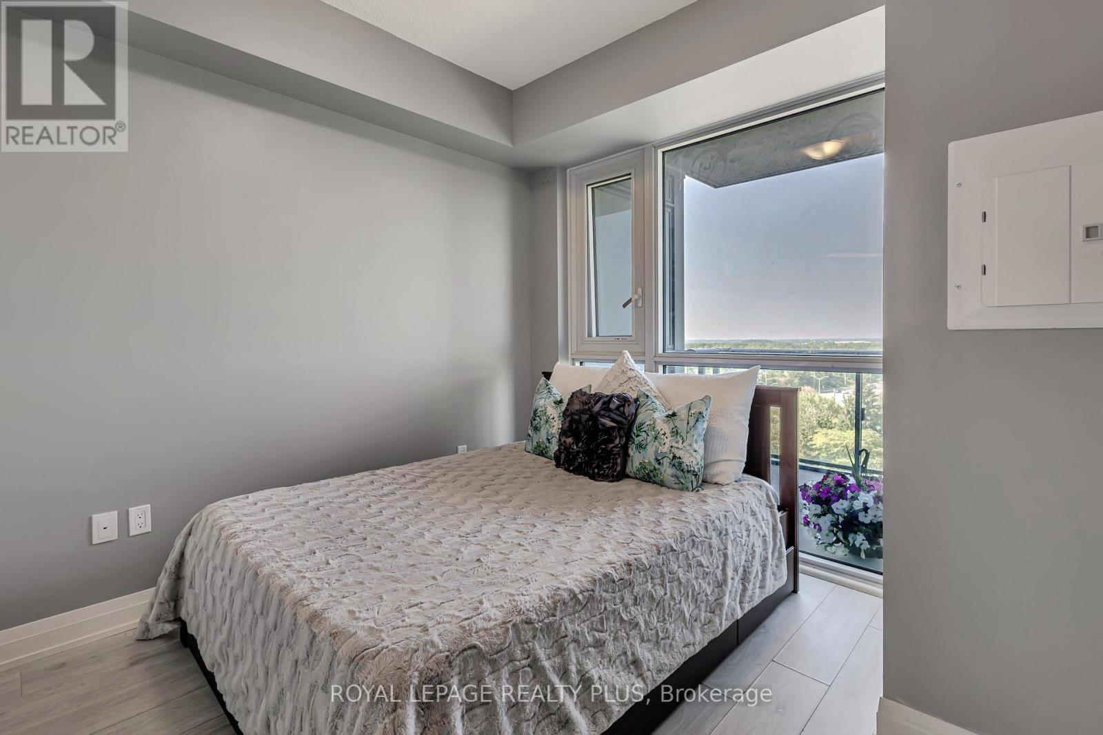 701 - 509 Dundas Street W, Oakville, Ontario  L6M 1L9 - Photo 11 - W12211121