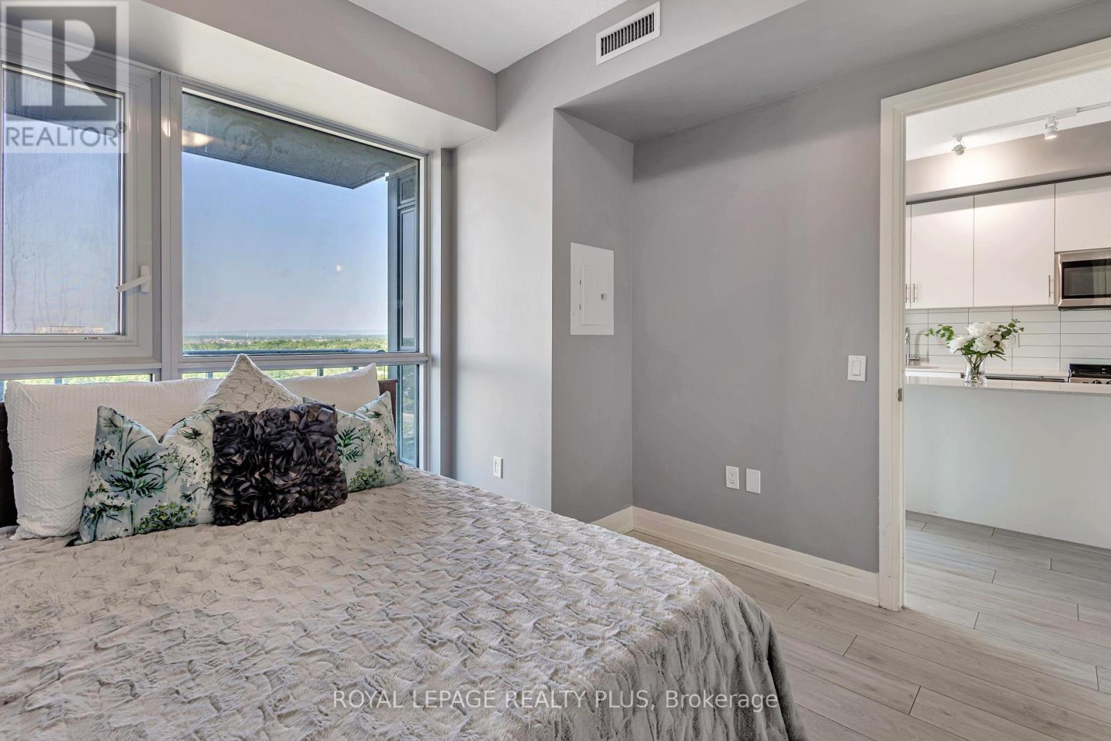 701 - 509 Dundas Street W, Oakville, Ontario  L6M 1L9 - Photo 12 - W12211121
