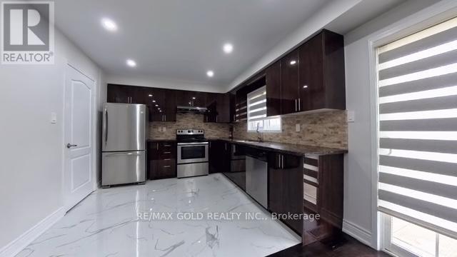 16 Sestina Court, Brampton, Ontario  L6P 1R9 - Photo 2 - W12212883